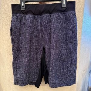 LULULEMON Men Black Pattern Unlined Athletic Shorts Size Small